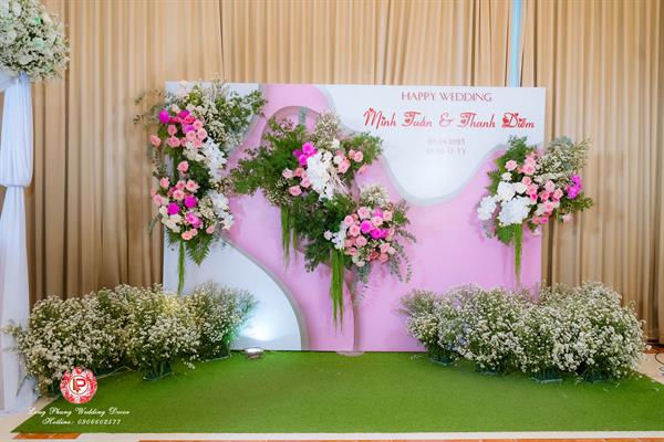 Backdrop Hoa Lụa Thảm Cỏ Xanh 