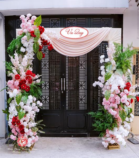 Cổng Hoa Cưới -  Hồng Nhẹ Điểm Đỏ
